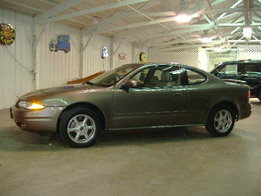 Image 1 of 2001 Oldsmobile Alero…